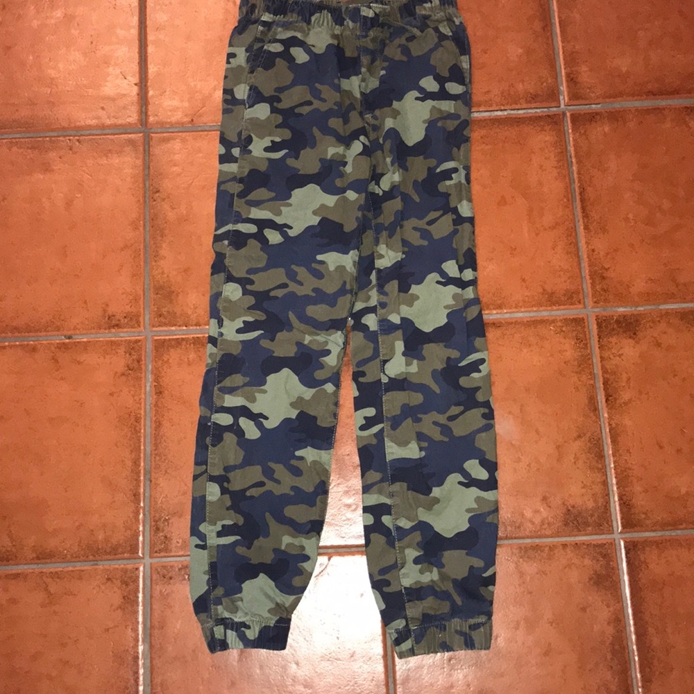 Camo joggers with draw string